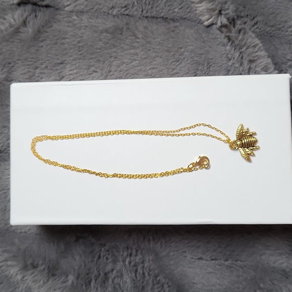 NWOT! Bee 🐝 Necklace! - Picture 5 of 5